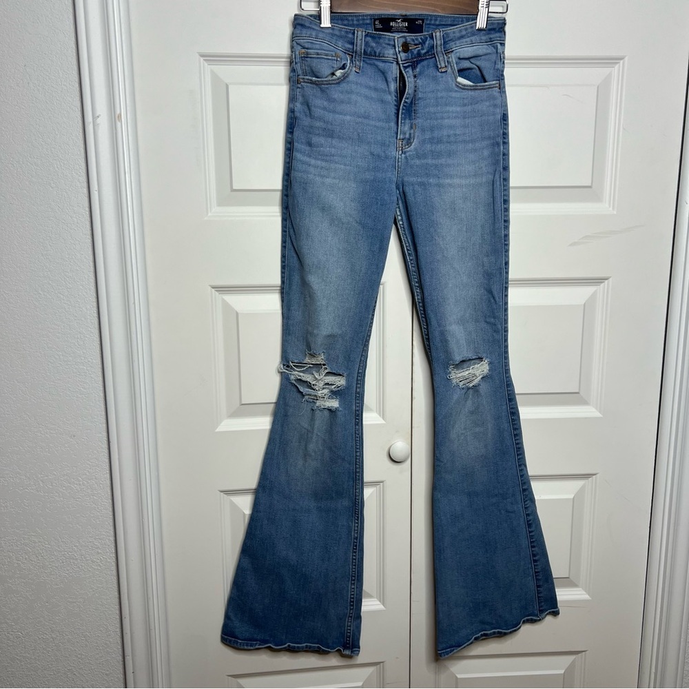 Hollister High-Rise Flare Jeans | Size 4L | Light Wash | Distressed